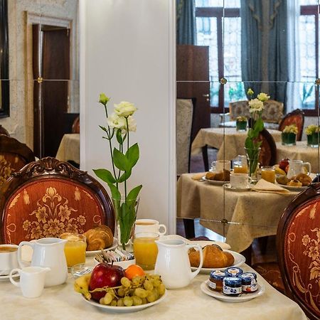Locanda Sant'Agostin Венеция Экстерьер фото